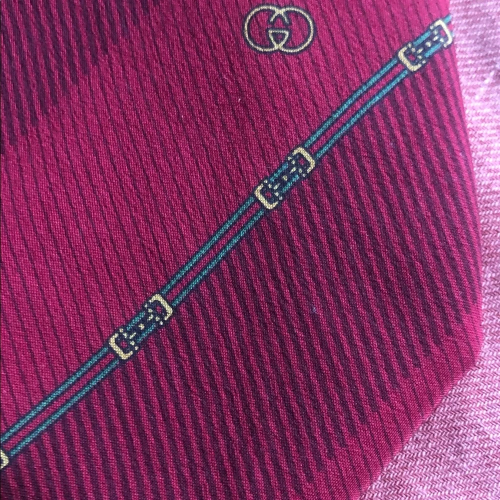 Vtg Gucci bit logo silk tie